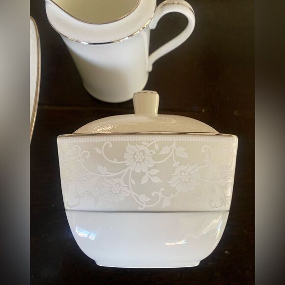 Mikasa Venetian Lace Bone China Serving Bowl -Sugar -Creamer Discontinued Piece - Picture 2 of 16